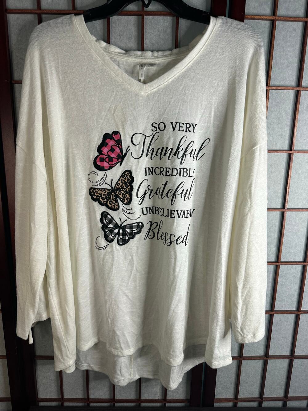 Cato Women's Long Sleeve t-shirt with lace up sleeves White size 18-20 - Picture 1 of 8